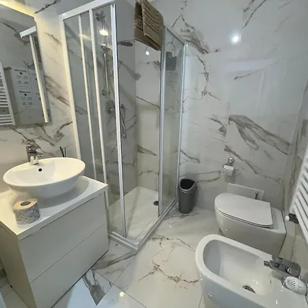 5 Min Porta Nuova, In The Centre Of Apartment